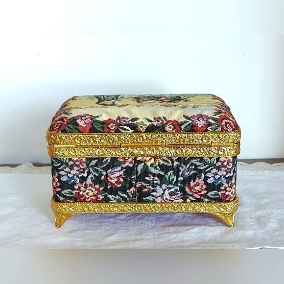 Tapestry Jewelry Box, Musical Jewelry Box - Picture 3 of 11